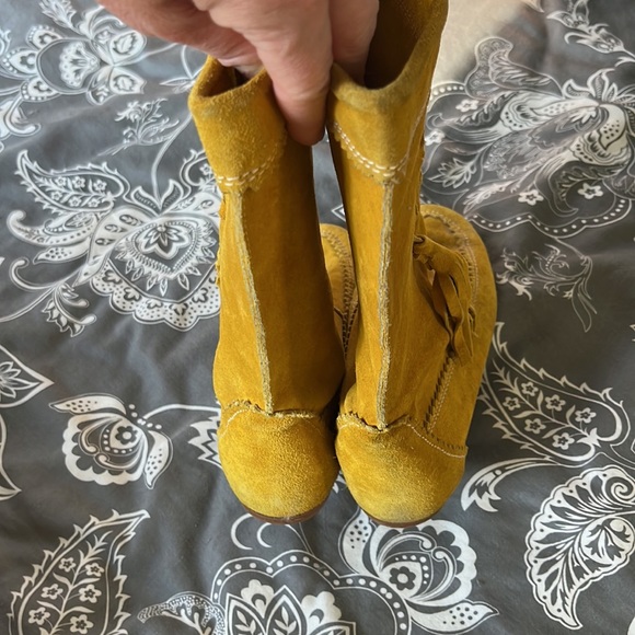 Mustard yellow suede moccasin booties - Picture 6 of 11